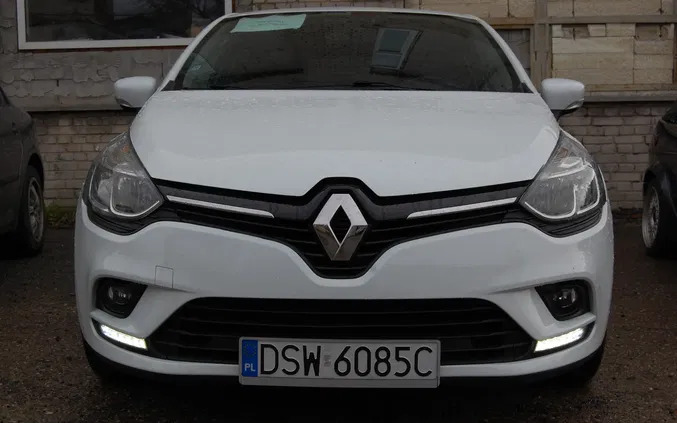 samochody osobowe Renault Clio cena 44900 przebieg: 38000, rok produkcji 2019 z Świdnica